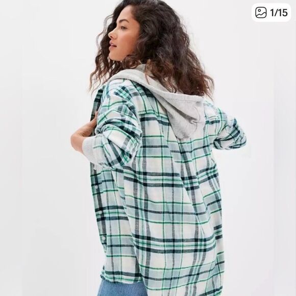 American Eagle Outfitters Tops - American Eagle Cozy Cabin Hoodie Flannel Shirt Green Plaid Womens Medium